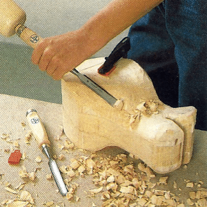 Schaukelpferd aus Holz selber bauen: Anleitung für Profis